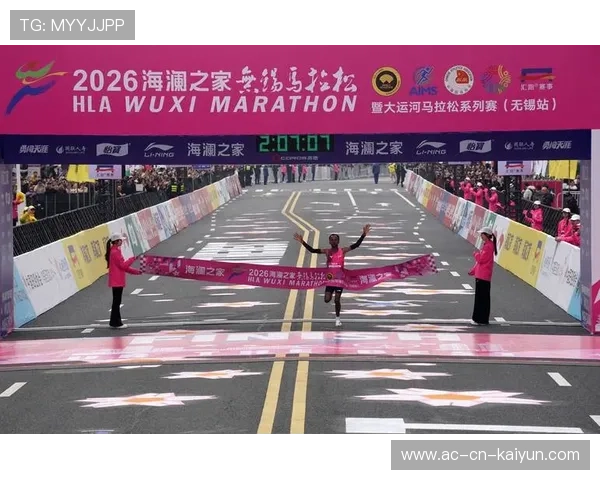 解析 2026 赛季职业马拉松选手的“补给黑科技”：碳氢化合物凝胶。